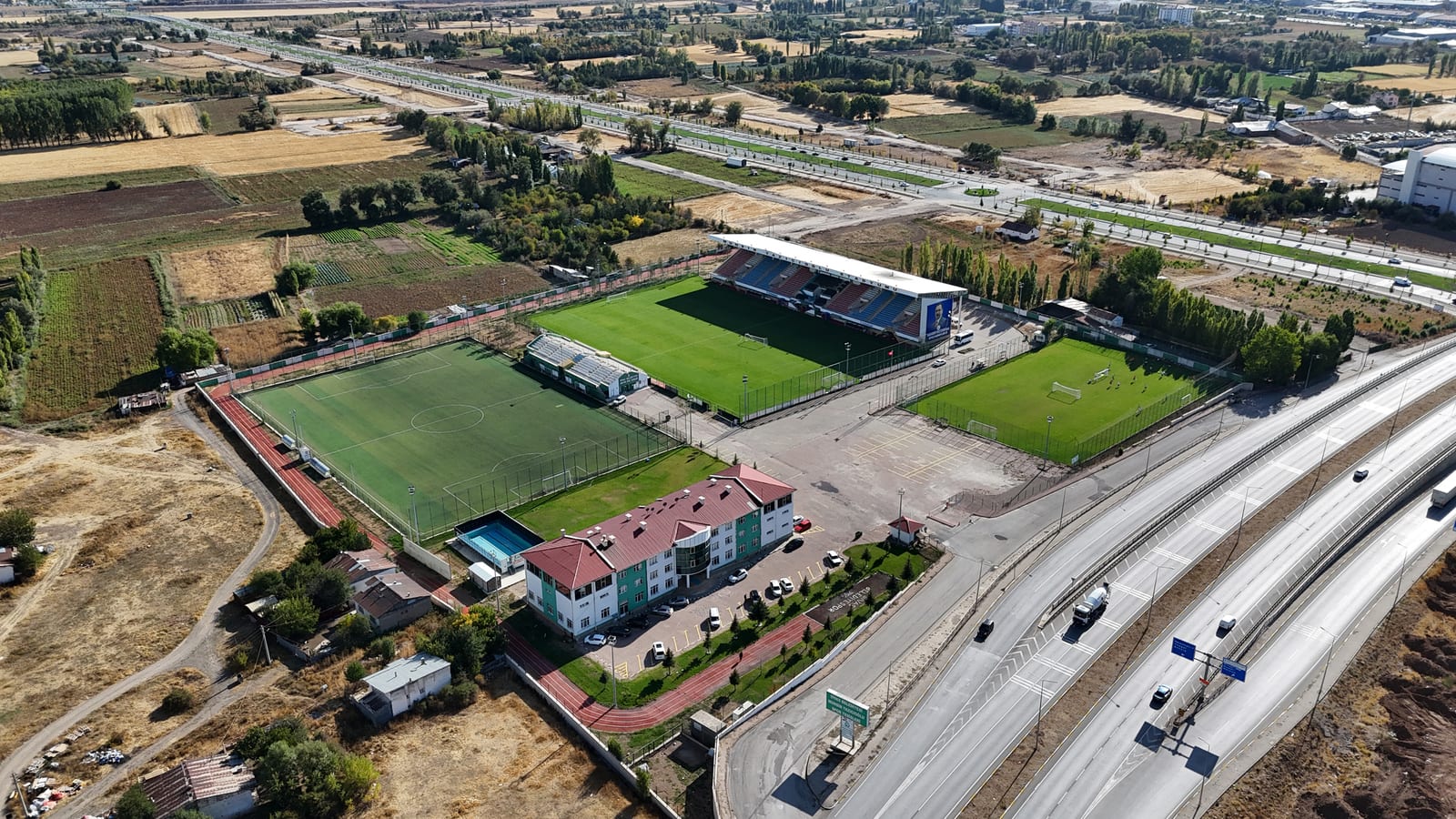 Muhsin Yazıcıoğlu Spor Kompleksi